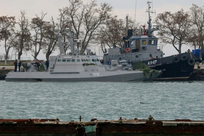 Photo d'archives du 26 novembre 2018 de navires militaires ukrainiens saisis par la Russie au large de la Crimée.