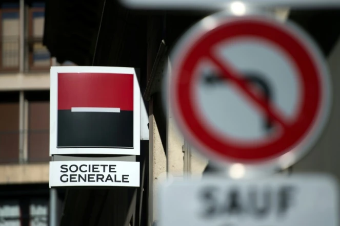 La Société Générale a annoncé aux organisations syndicales vouloir supprimer quelque 1.600 postes dans le monde, dont environ 700 en France
