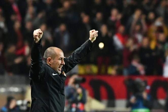 L'entraîneur de Monaco Leonardo en liesse après la victoire contre Manchester City en Ligue des champions au stade Louis II, le 15 mars 2017
