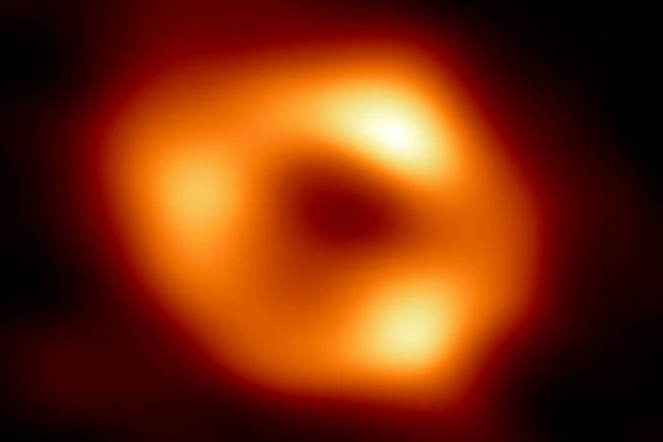 Image d'un trou noir super massif au coeur de notre galaxie, Sagittarius A*, dévoilée par l'Observatoire sud-européen (ESO)? le 12 mai 2022 