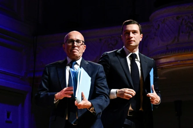 Le président du RN, Jordan Bardella (d) et le président des Républicains (LR) lors d'une réunion avec le Medef, le 20 juin 2024 à Paris