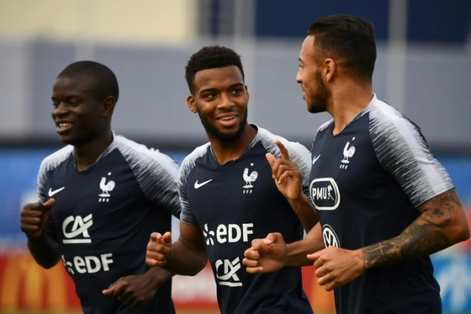 Le milieu Thomas Lemar (c) lors d'une séance d'entraînement des Bleus au stade d'Istra, le 23 juin 2018 