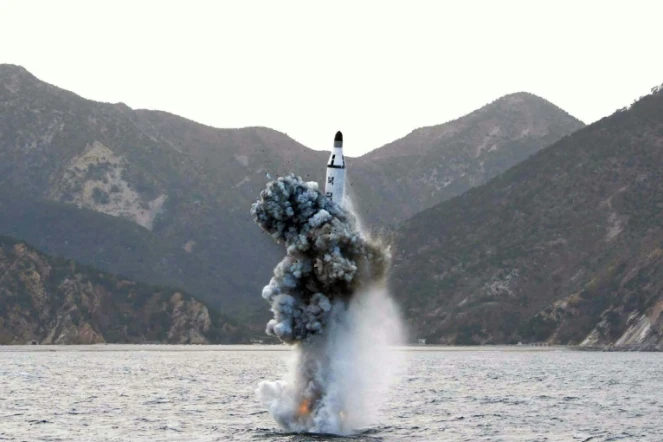 Un missile tiré par un sous-marin nord-coréen le 24 avril 2016