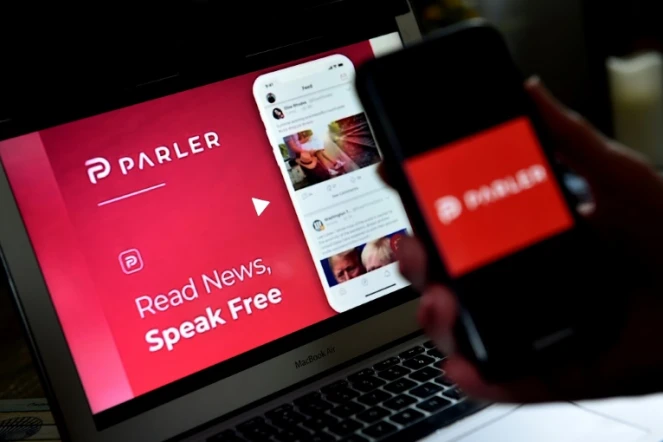 (ARCHIVES) Photo prise le 1er juillet 2020 du logo du réseau social Parler