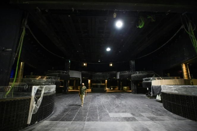 Un employé du club Hï fermé en raison de la pandémie de coronavirus, le 30 juillet 2020 à Ibiza
