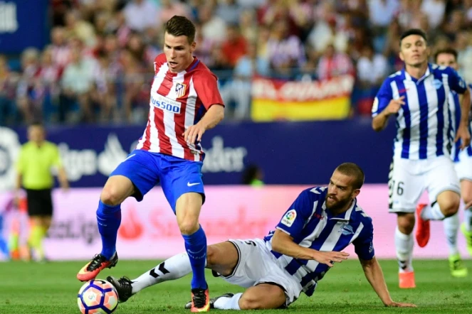 Kevin Gameiro (à gauche) lors du match Atlético - Deportivo Alaves, le 21 août 2016 à Madrid