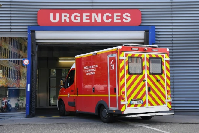 Les services d'urgences hospitalières ont enregistré un nouveau record de fréquentation en 2017, avec 21,4 millions de passages, tandis que le nombre de lits d'hospitalisation a franchi pour la première fois à la baisse le seuil des 400.000
