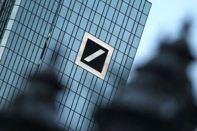 Le logo de la Deutsche Bank sur l'immeuble du quartier général de la banque allemande, à Francfort