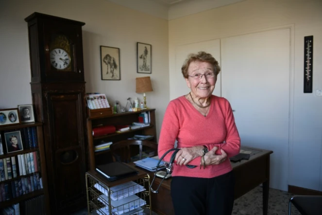 Dr Micheline Foucry, exerçant toujopurs la médecine à l'âge de 87 ans, le 10 mars 2017 à Muron 