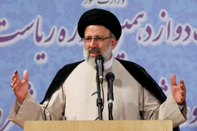 Le religieux Ebrahim Raissi, une figure conservatrice montante au sein du pouvoir iranien, s'est inscrit pour la présidentielle dans l'objectif de battre le président modéré Hassan Rohani, le 14 avril 2017 à Téhéran