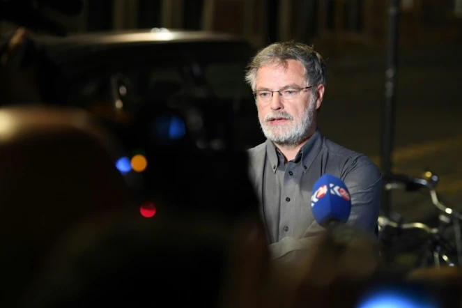 Le porte-parole du parquet belge, Eric Van Der Sypt devant la gare centrale de Bruxelles, le 20 juin 2017 après une explosion "considérée comme une attaque terroriste"