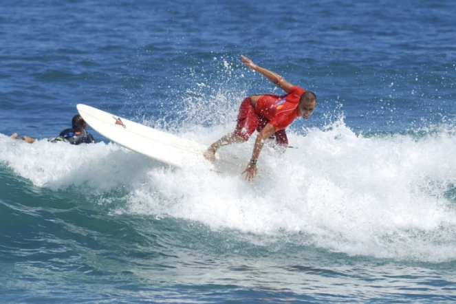 Samedi 18 septembre 2010 - Championnat de La Réunion de surf  Roches Noires (Photo Védé)