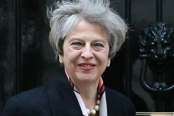 La Première ministre Theresa May devant le 10 Downing Street, le 23 février 2017 à Londres