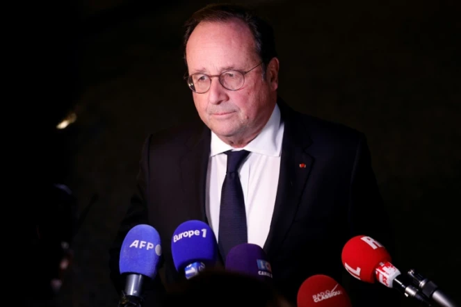 L'ancien président François Hollande fait une déclaration à la presse après son entretien avec le président Emmanuel Macron à l'Elysée, le 6 mars 2024 à Paris