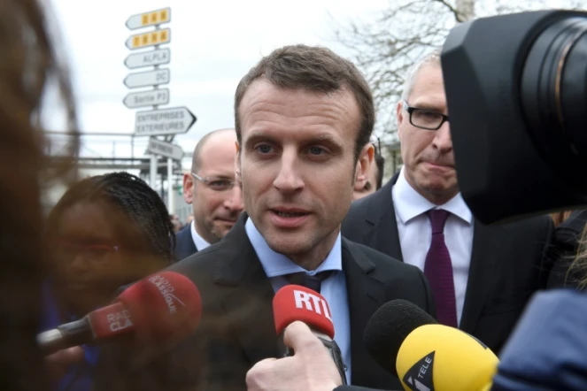 Le ministre de l'Economie Emmanuel Macron, le 6 avril 2016 à Amiens