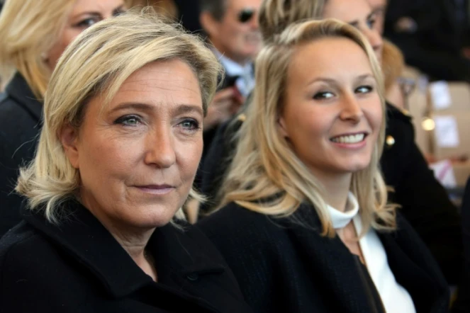 Marine Le Pen, candidate FN à la présidentielle et sa nièce, la députée du Vaucluse Marion Maréchal-Le Pen (D), le 15 octobre 2016 à Nice