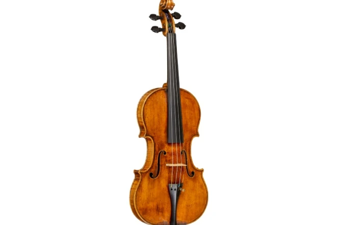 Cette photo mise à disposition par la société Tarisio montre un violon Stradivarius vendu pour 15,3 millions de dollars jeudi aux enchères