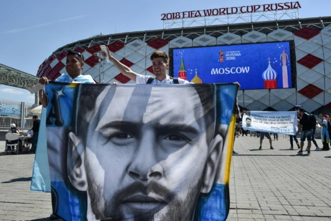 Des supporteurs de l'Argentine et de Lionel Messi avant le match contre l'Islande, le 16 juin 2018 à Moscou