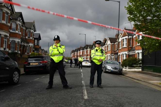 Des policiers dans le nord-ouest de Londres dans le cadre d'une opération antiterroriste, le 28 avril 2017