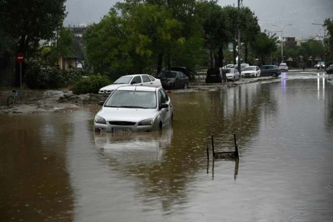 Une route inondée dans la ville de Volos, dans le centre de la Grèce, le 6 septembre 2023