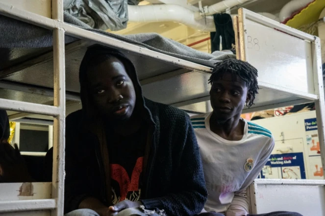 Des migrants secourus en Méditerranée à bord du navire humanitaire Sea Watch 3, le 5 janvier 2019