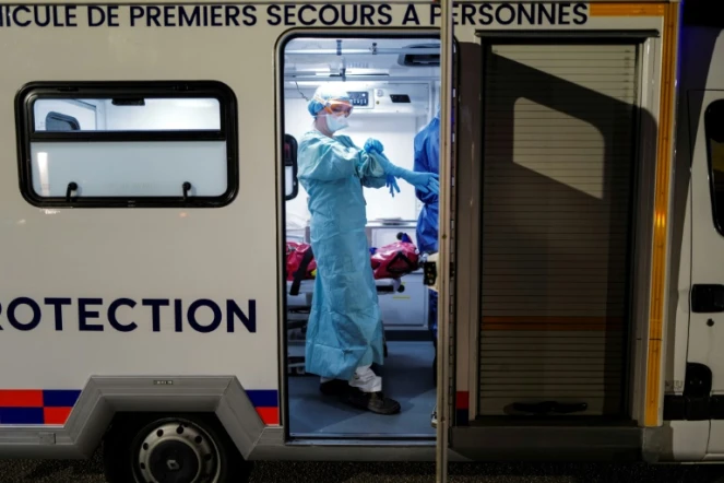 Préparatifs pour l'évacuation d'un patient de l'hôpital de Mulhouse le 29 mars 2020