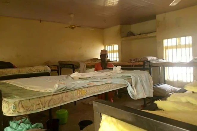 Un dortoir désert du pensionnat de Jangede, dans le Nord-Ouest du Nigeria, le 26 février 2021, où des hommes armés ont enlevé plus de 300 adolescentes