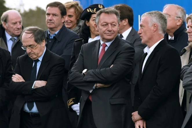 Noël Le Graët, le secrétaire d'Etat en charge des Sports, Thierry Braillard, et Didier Deschamps, le 8 avril 2016 à Clairefontaine