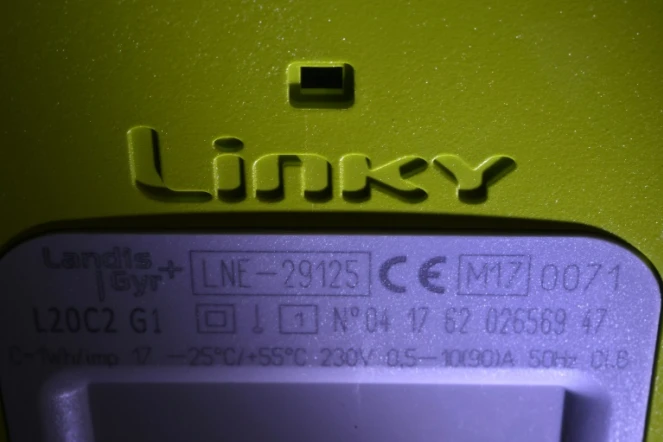 Dans la même semaine, un tribunal a accepté des demandes de particuliers opposés à la pose de compteurs Linky, alors qu'aucun risque n'est scientifiquement prouvé, tandis qu'un autre a rejeté des requêtes similaires