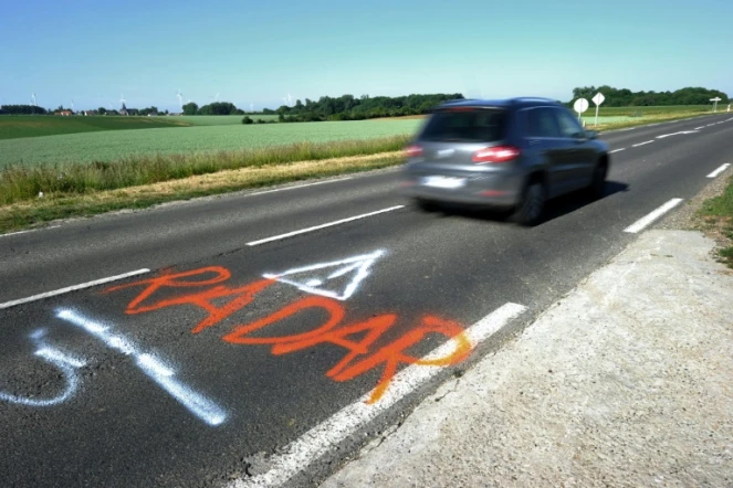 Le gouvernement doit annoncer mardi l'abaissement de 90 km/h à 80 km/h de la limitation de vitesse sur les routes secondaires à double sens