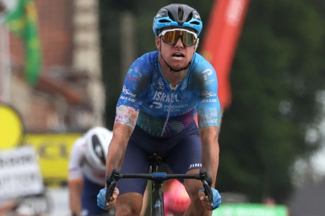 Le coureur australien Simon Clarke, vainqueur de la 5e étape du Tour de France entre Lille et Arenberg Porte du Hainaut le 6 juillet 2022
