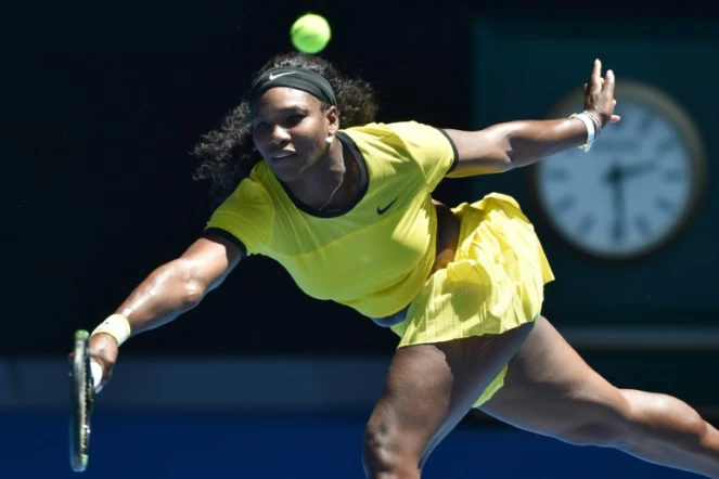 Serena Williams lors de son match contre l'Italienne Camila Giorgi, le 18 janvier 2016 à Melbourne pour l'Open d'Australie