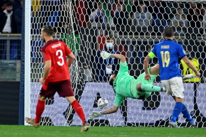 La défense italienne concède un but au Suisse Silvan Widmer pour l'ouverture du score dans le match décisif pour le Mondial disputé à Rome, le 12 novembre 2021 