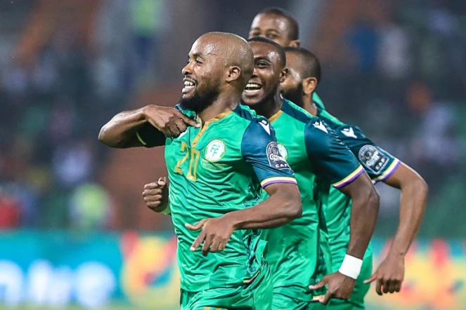 La joie de l'attaquant des Comores, Ahmed Mogni, après avoir marqué le 2e but contre le Ghana, lors de leur match du groupe C de la Coupe d'Afrique des nations, le 18 janvier 2022 à Garoua (Cameroun)