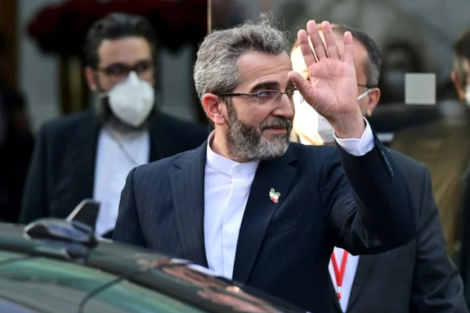Le négociateur iranien Ali Bagheri Kani quitte le site des négociations sur le programme nucléaire iranien le 3 décembre 2021 à Vienne