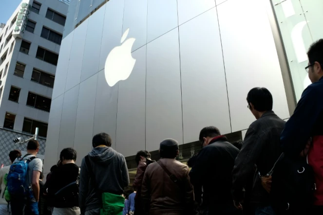 Apple a annoncé mardi un recul de 16% sur un an des ventes trimestrielles de son appareil vedette, l'iPhone