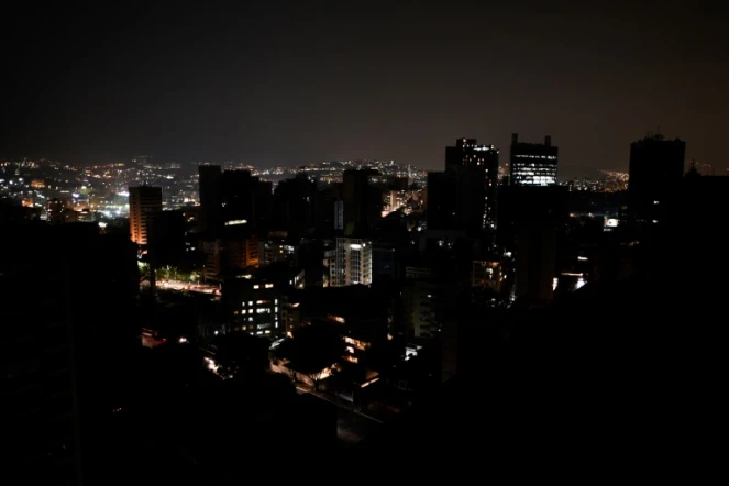 Vue générale d'un quartier de Caracas lors d'une panne d'électricité, le 26 mars 2019