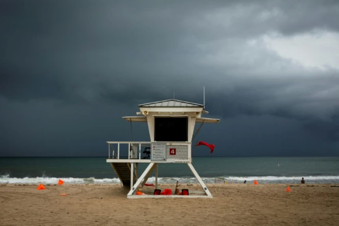 Le ciel s'assombrit au-dessus des plages de Fort Lauderdale (Floride), le 2 septembre 2019