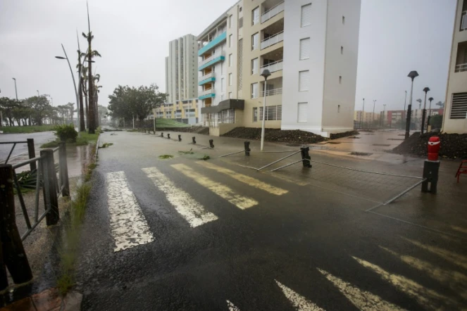 L'ouragan Maria, qui a fait un mort et deux disparus sur l'île de La Guadeloupe , menace les Iles Vierges et Porto Rico; le 19 septembre à Pointe-a-Pitre.