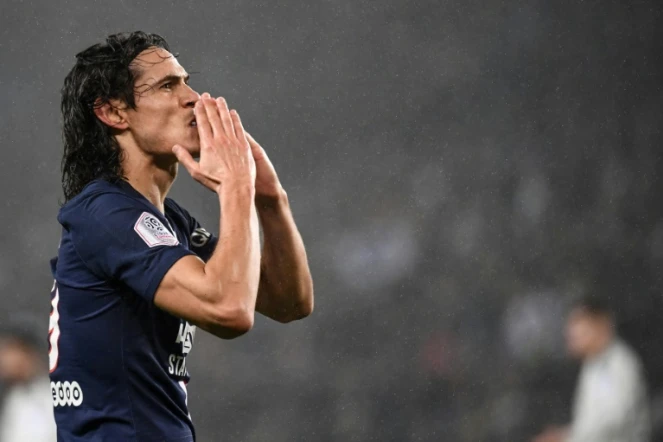 Edinson Cavani célèbre son 200e but sous le maillot du Paris SG contre Bordeaux au Parc des Princes le 23 février 2020