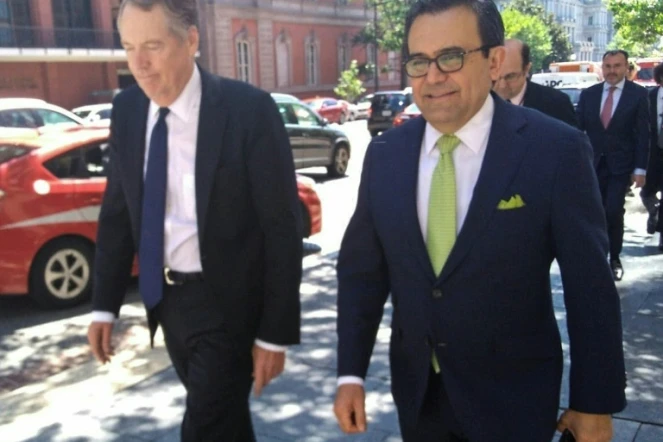 Le représentant américain au commerce Robert Lighthizer et le ministre mexicain de l'Economie Ildefonso Guajardo, le 23 octobre 2018 à Washington