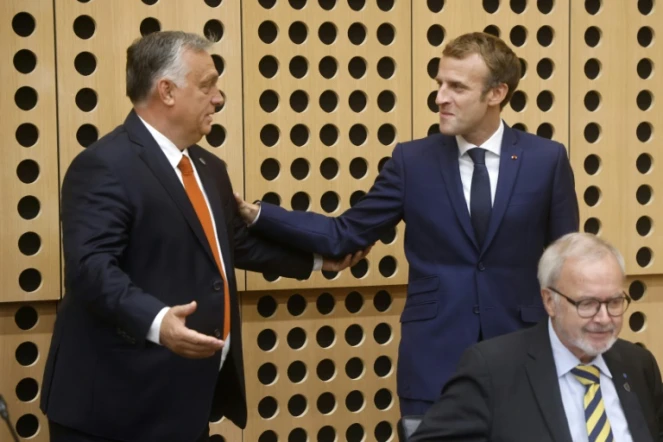 Le Premier ministre hongrois  Viktor Orban et le président français Emmanuel Macron, près de Ljubljana (Slovénie) le 6 octobre 2021
