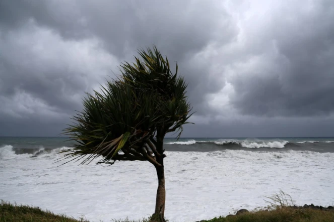 Mer agitée à l'approche d'un cyclone sur l'île de La Réunion, le 20 février 2023