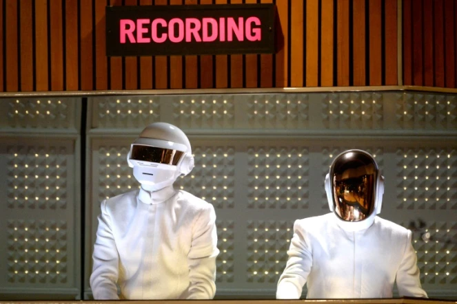 Thomas Bangalter (g) et Guy-Manuel de Homem-Christo (d) du duo Daft Punk à la cérémonie des 56e Grammy Awards, le 26 janvier 2014à Los Angeles