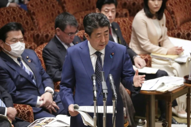 Le Premier ministre japonais Shinzo Abe devant le Parlement à Tokyo le 23 mars 2020