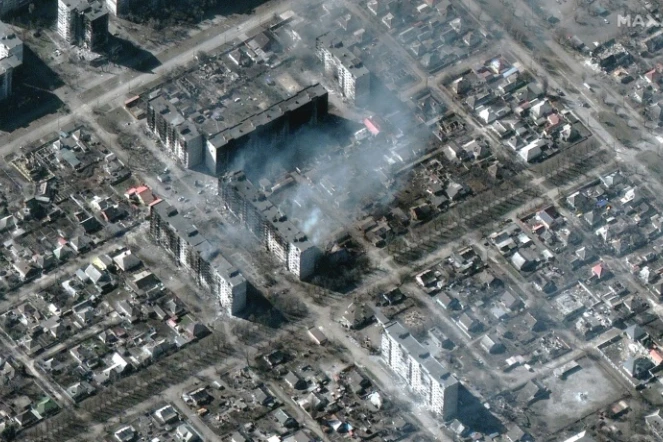 image satellite fournie par Maxar Technologies montrant des immeubles détruits à Marioupol, le 22 mars 2022 en Ukraine