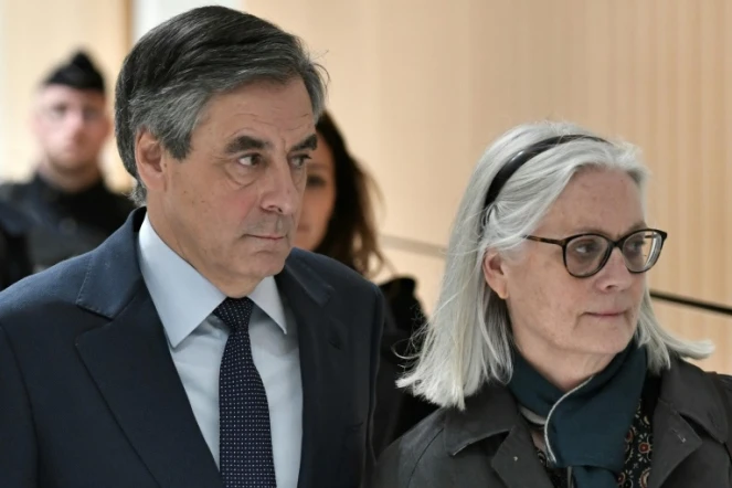François Fillon et son épouse Penelope, à leur arrivée au palais de justice de Paris, le 27 février 2020