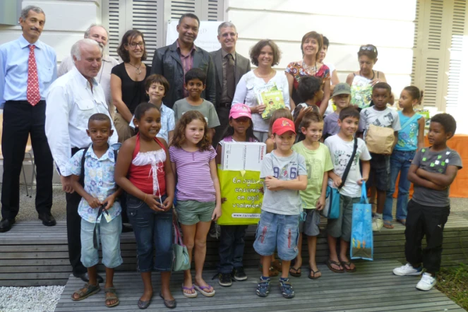 Mercredi 22 juin 2011 - 

Remise des prix du concours &quot;Mon île durable&quot; (Photo D.R.)
