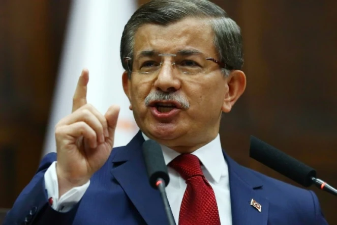 Le Premier ministre turc  Ahmet Davutoglu s'exprime lors d'une réunion de son parti AKP, à Ankara, le 3 mai 2016  