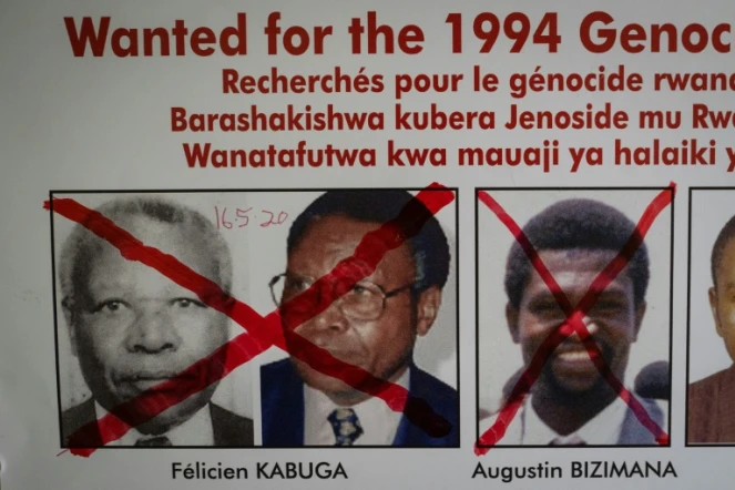 Un avis de recherche au siège de l'Unité de suivi des fugitifs du génocide à Kigali le 22 mai 2020, après l'arrestation de Félicien Kabuga en France